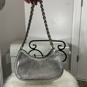SILVER SMALL PURSE WITH METAL CHAIN